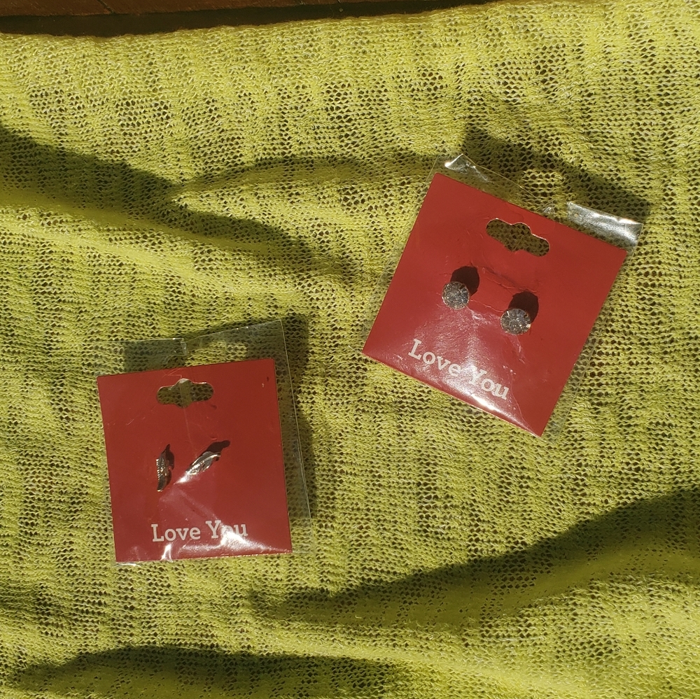 🖐5/$25🖐NWT stud earrings - Picture 5 of 7